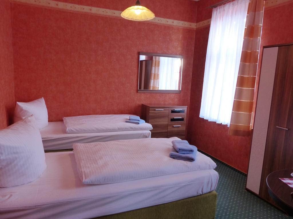 Hotel Friedchen Mit Eigener Fleischerei Artern الغرفة الصورة